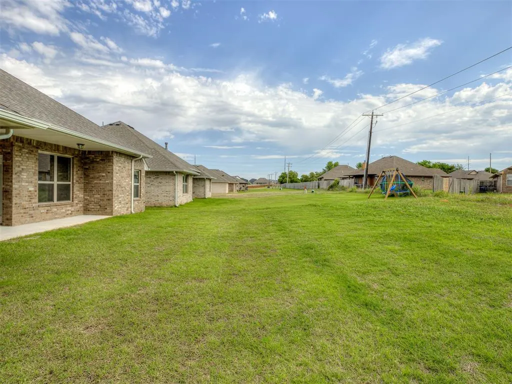 Photo 40 — 7620 Three Woods Lane, Yukon, OK 73099