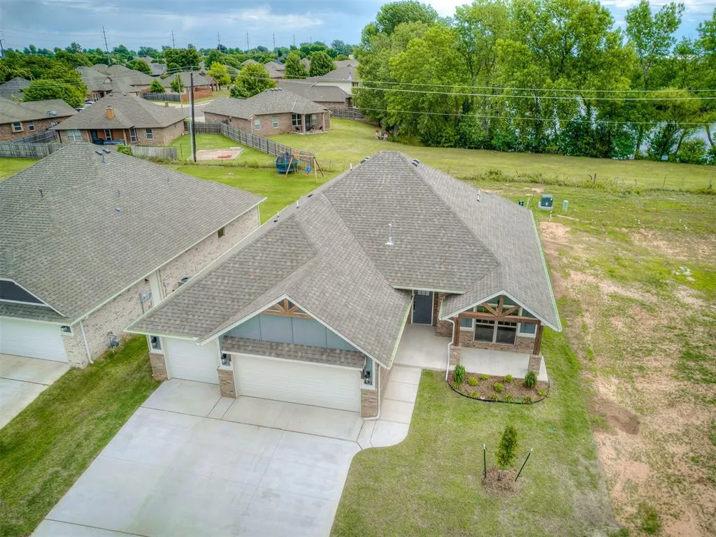 Photo 44 — 7620 Three Woods Lane, Yukon, OK 73099