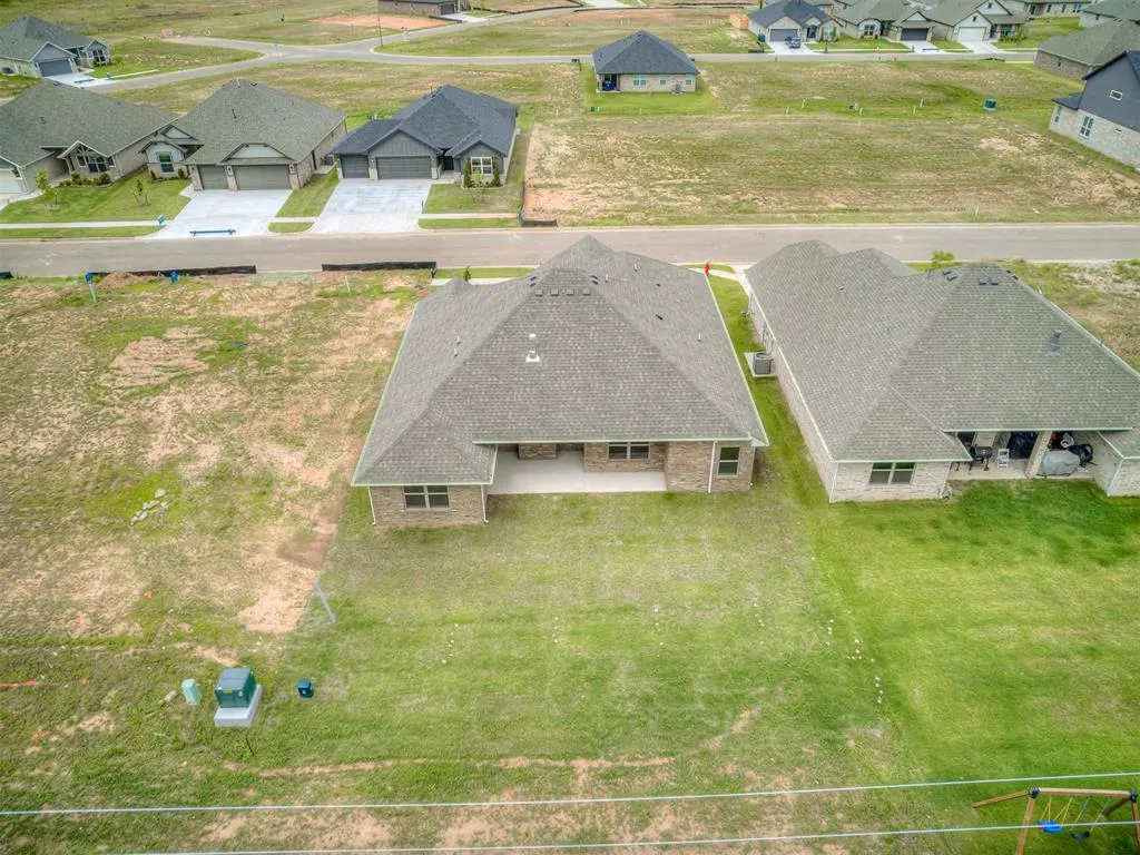 Photo 47 — 7620 Three Woods Lane, Yukon, OK 73099