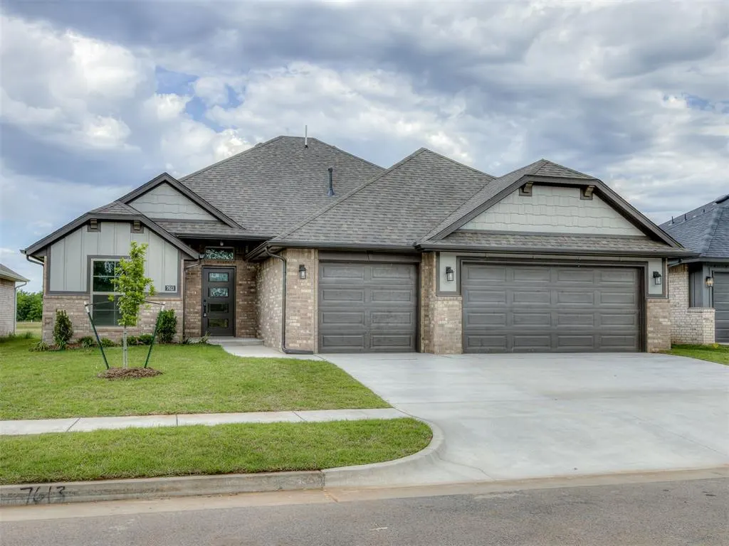 Front exterior — 7613 Three Woods Lane, Yukon, OK 73099