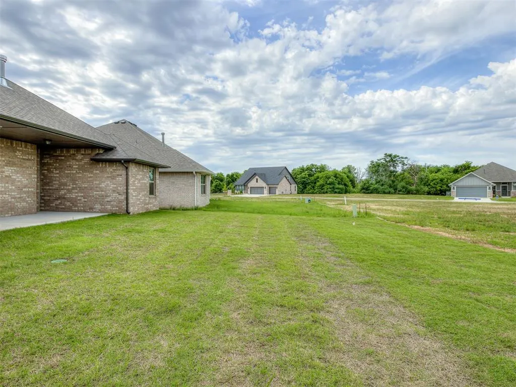 Photo 35 — 7613 Three Woods Lane, Yukon, OK 73099