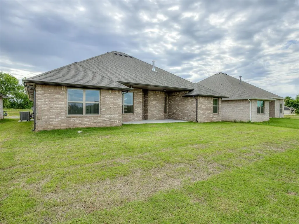 Photo 36 — 7613 Three Woods Lane, Yukon, OK 73099