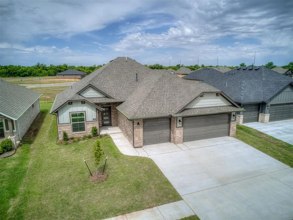 Photo 38 — 7613 Three Woods Lane, Yukon, OK 73099