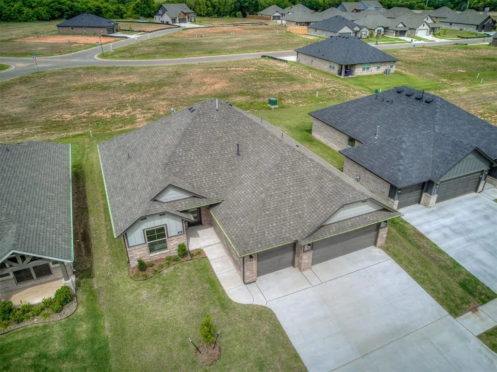 Photo 40 — 7613 Three Woods Lane, Yukon, OK 73099