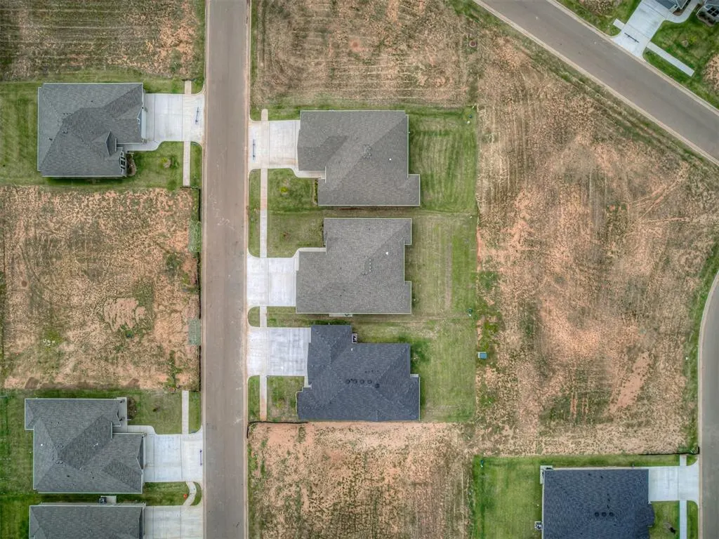 Photo 41 — 7613 Three Woods Lane, Yukon, OK 73099