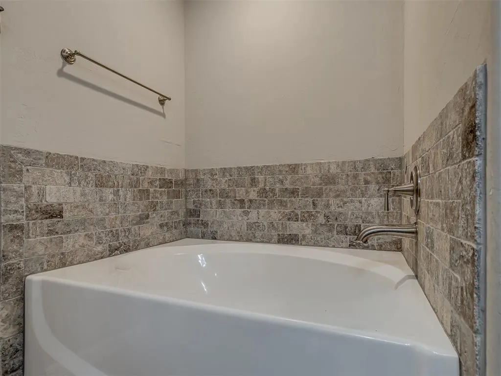 Photo 19 — 3404 NW 160th Street, Edmond, OK 73013