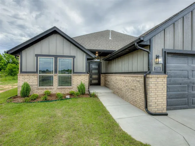 Photo 3 — 7516 Three Woods Lane, Yukon, OK 73099