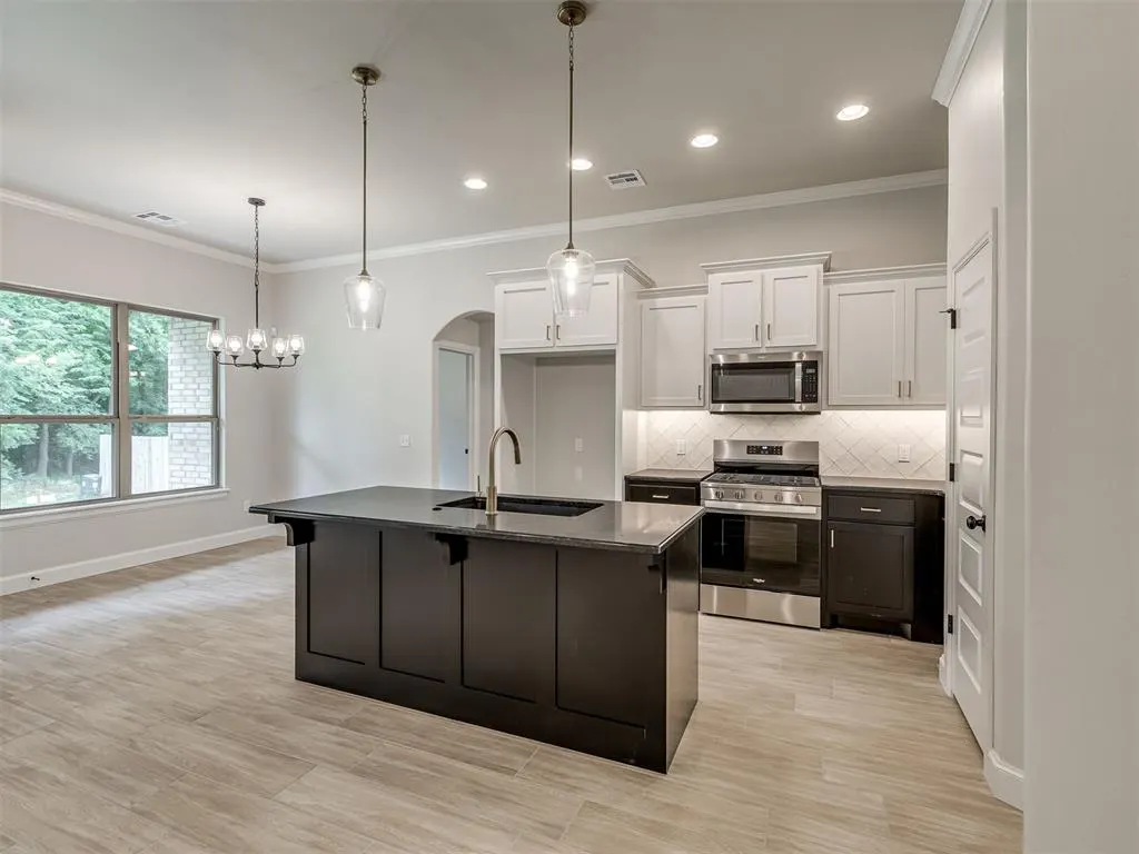 Photo 10 — 7516 Three Woods Lane, Yukon, OK 73099