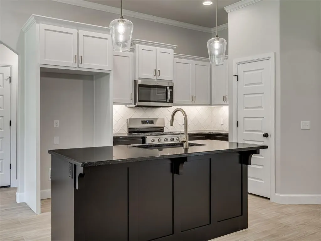 Photo 12 — 7516 Three Woods Lane, Yukon, OK 73099