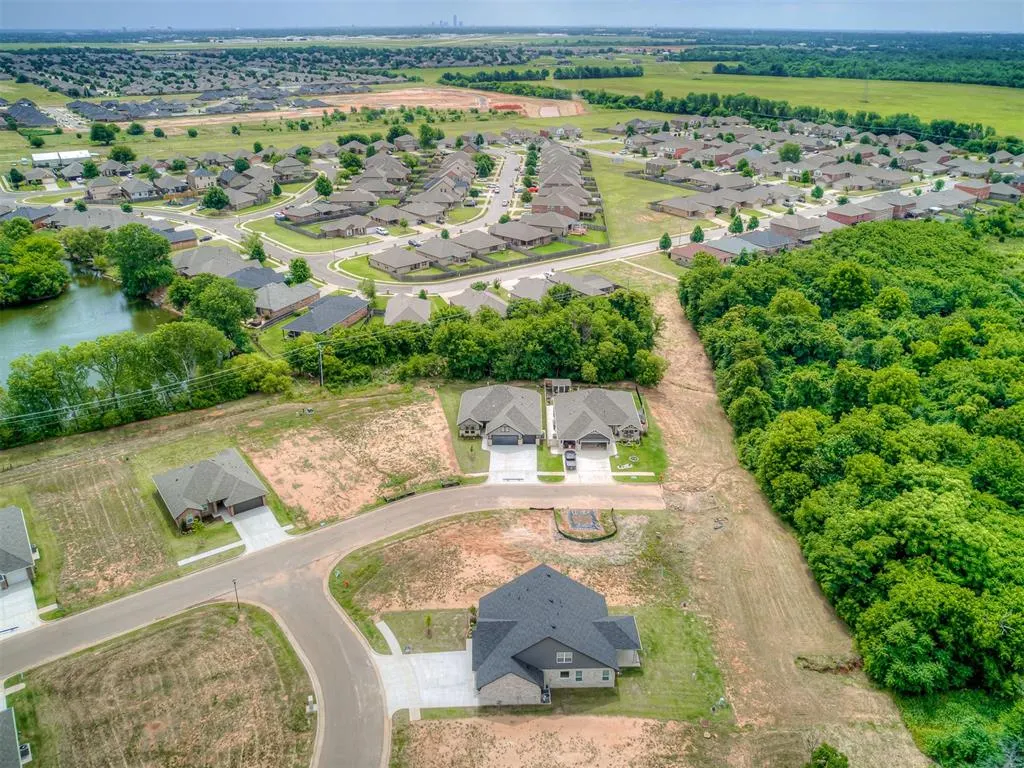 Photo 49 — 7516 Three Woods Lane, Yukon, OK 73099