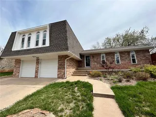 Sold home at 908 East Drive