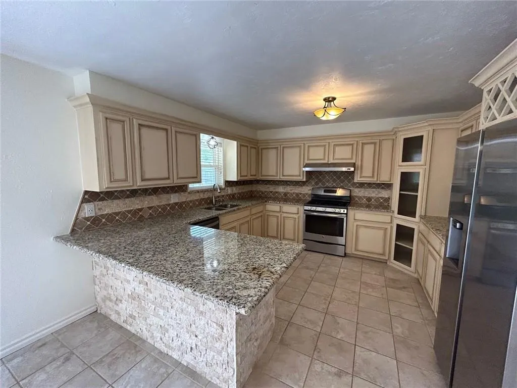 Photo 8 — 908 East Drive, Edmond, OK 73034
