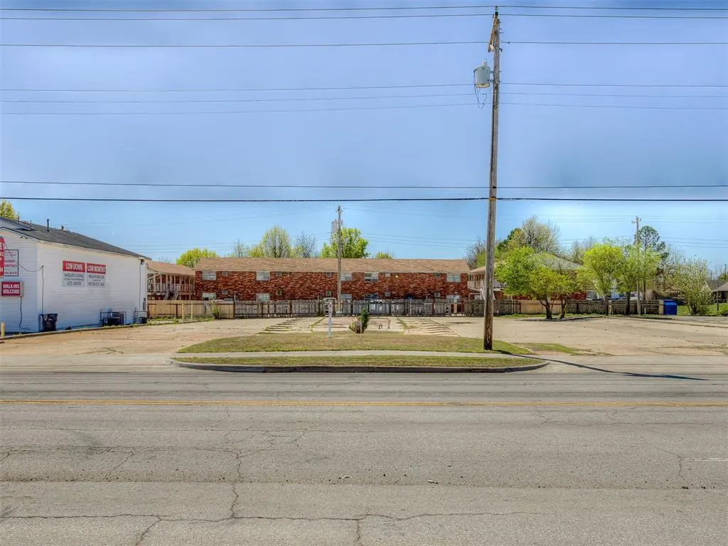 Front exterior — 1212 SW 59th Street, Oklahoma City, OK 73109