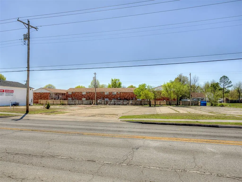 Photo 3 — 1212 SW 59th Street, Oklahoma City, OK 73109