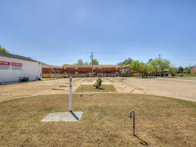 Photo 4 — 1212 SW 59th Street, Oklahoma City, OK 73109