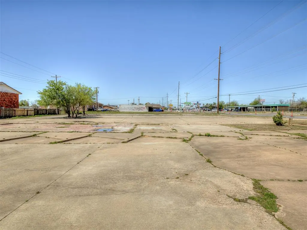 Photo 5 — 1212 SW 59th Street, Oklahoma City, OK 73109