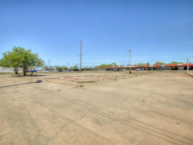 Photo 6 — 1212 SW 59th Street, Oklahoma City, OK 73109