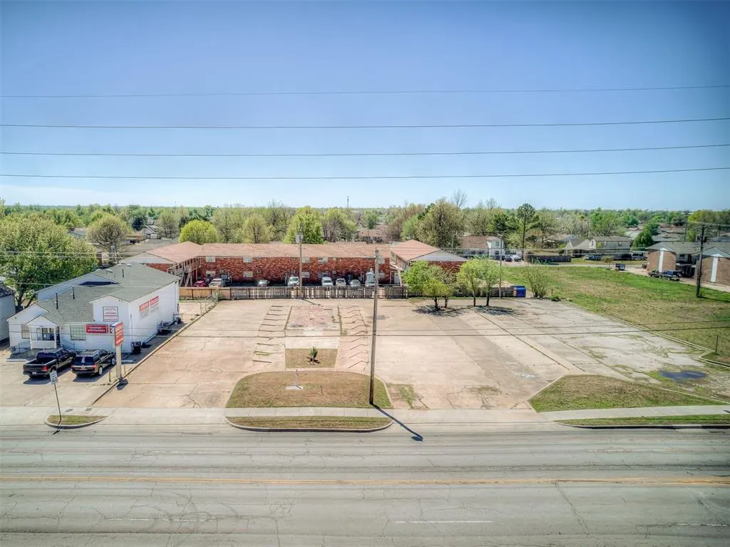 Photo 9 — 1212 SW 59th Street, Oklahoma City, OK 73109