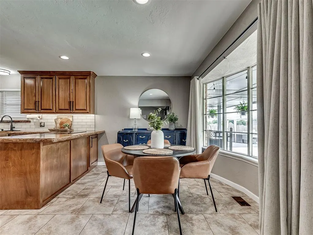 Photo 9 — 10001 Brookmill Court, Oklahoma City, OK 73159