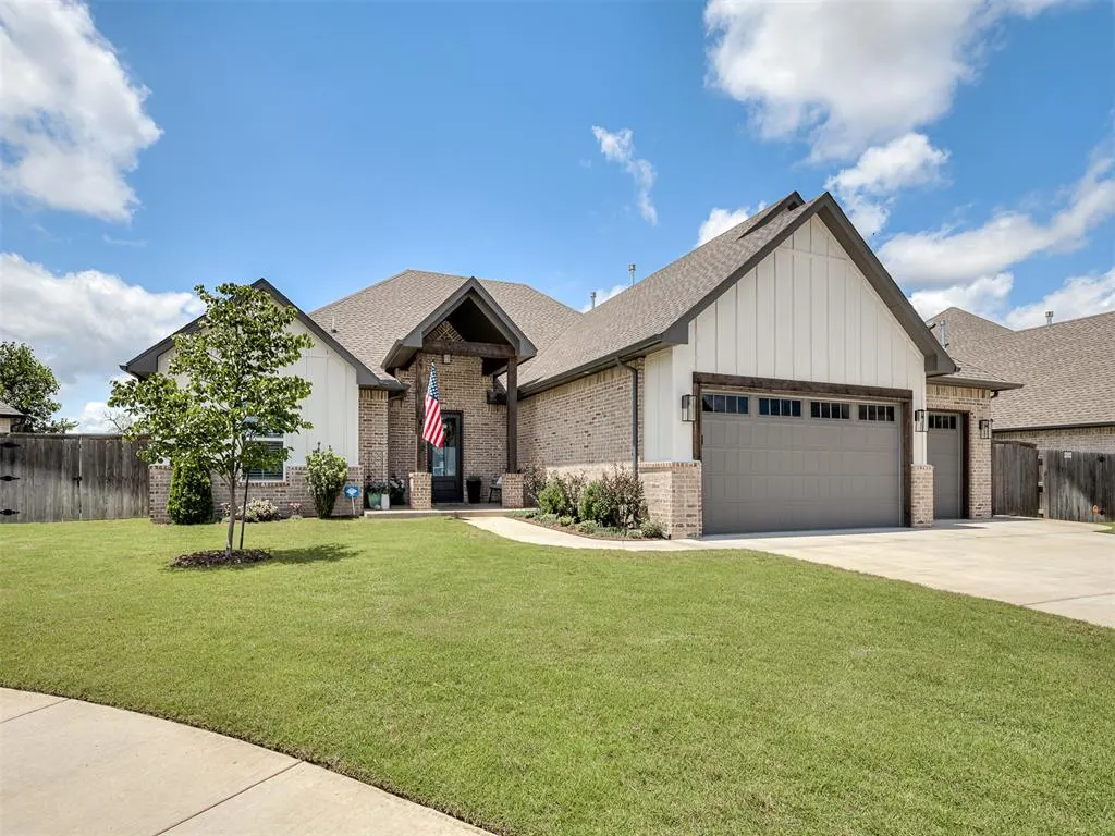 Photo 2 — 5713 Copper Stone Court, Mustang, OK 73064