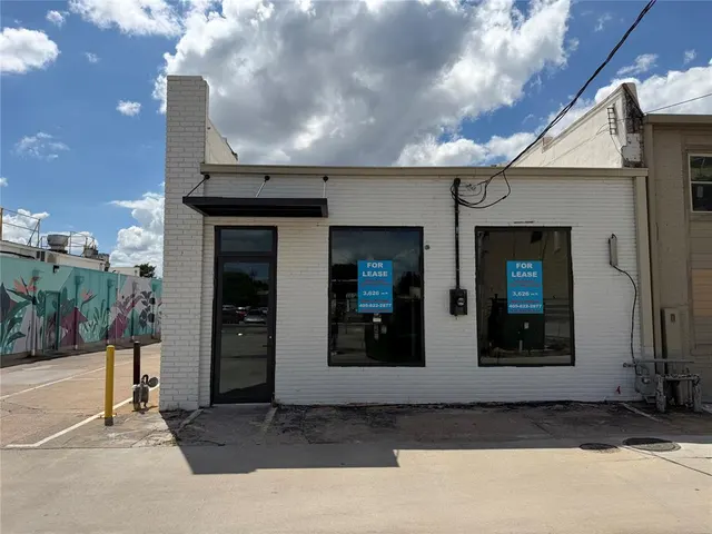 Photo 3 — 116 S Broadway Extension, Edmond, OK 73034