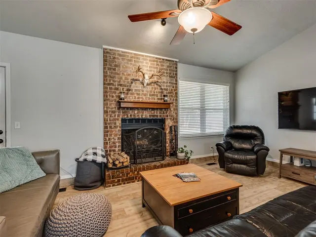 Photo 7 — 521 Old English Road, Edmond, OK 73003