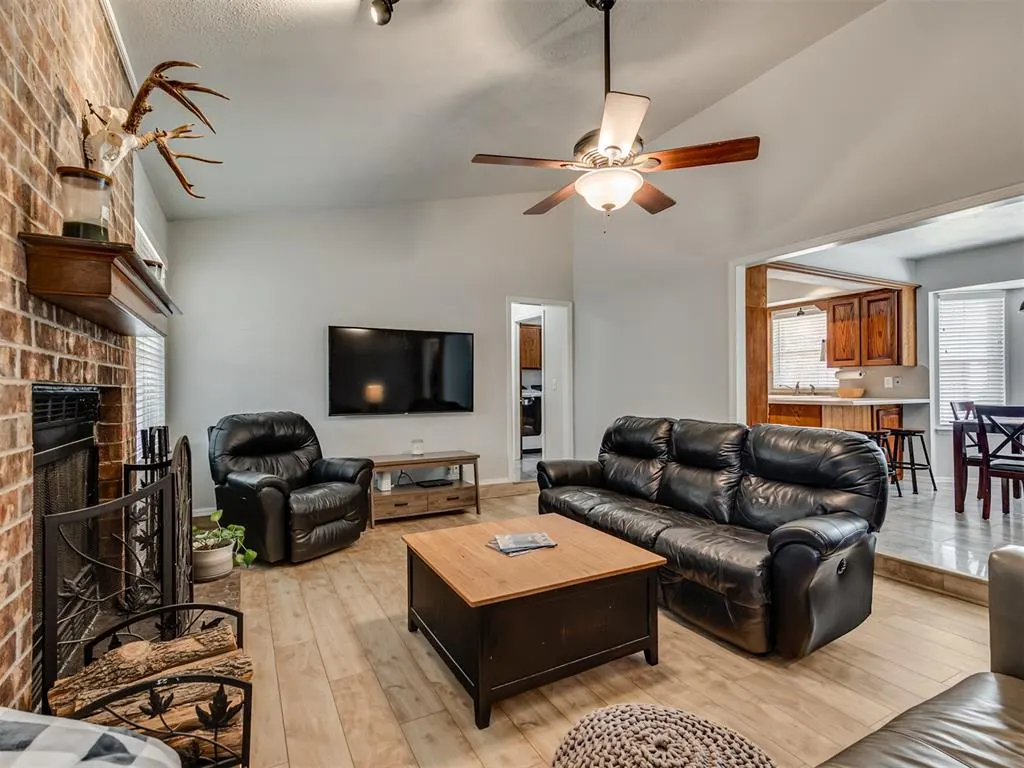 Photo 8 — 521 Old English Road, Edmond, OK 73003