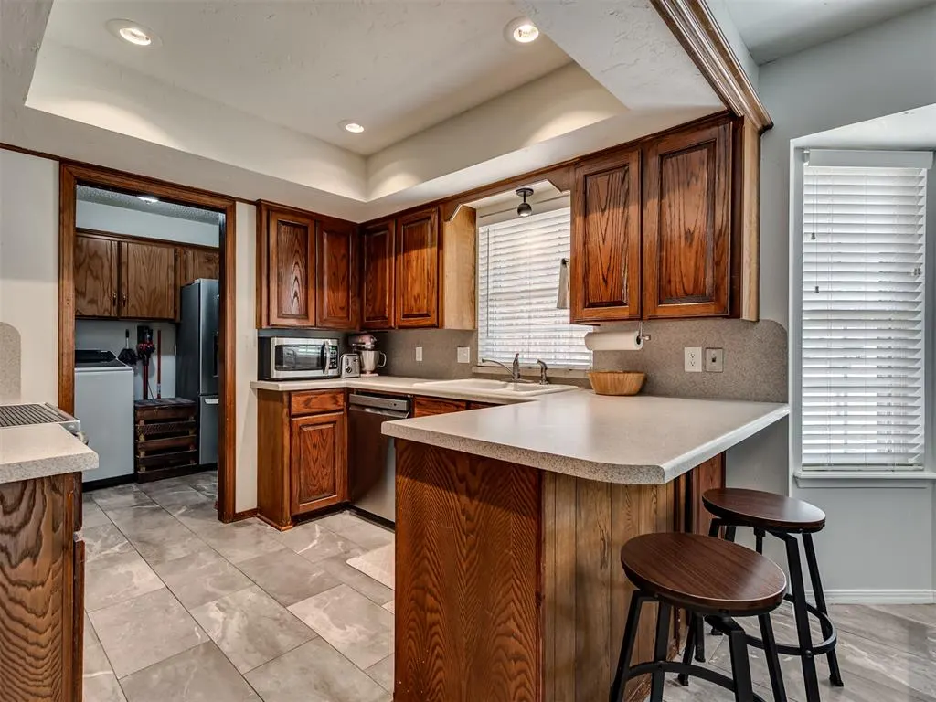 Photo 10 — 521 Old English Road, Edmond, OK 73003