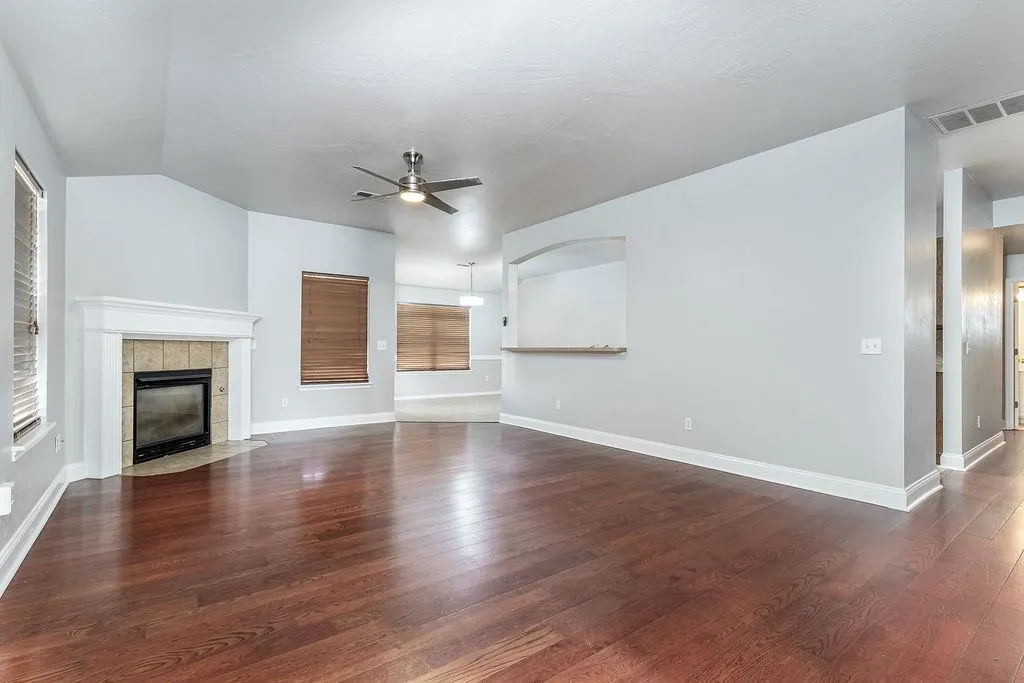 Photo 7 — 11017 NW 107th Circle, Yukon, OK 73099