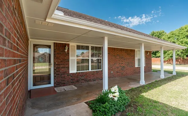 Photo 2 — 1102 E Mahar Drive, Perkins, OK 74059
