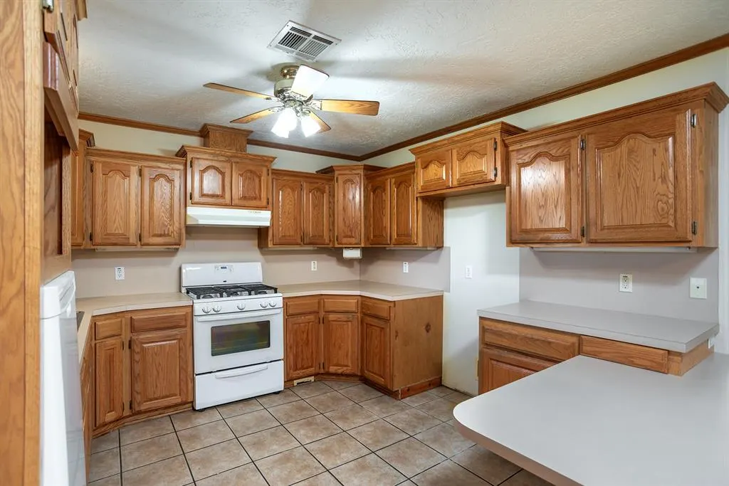 Photo 9 — 1102 E Mahar Drive, Perkins, OK 74059