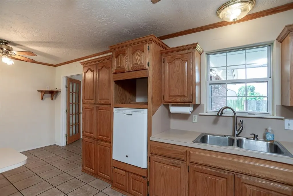 Photo 10 — 1102 E Mahar Drive, Perkins, OK 74059