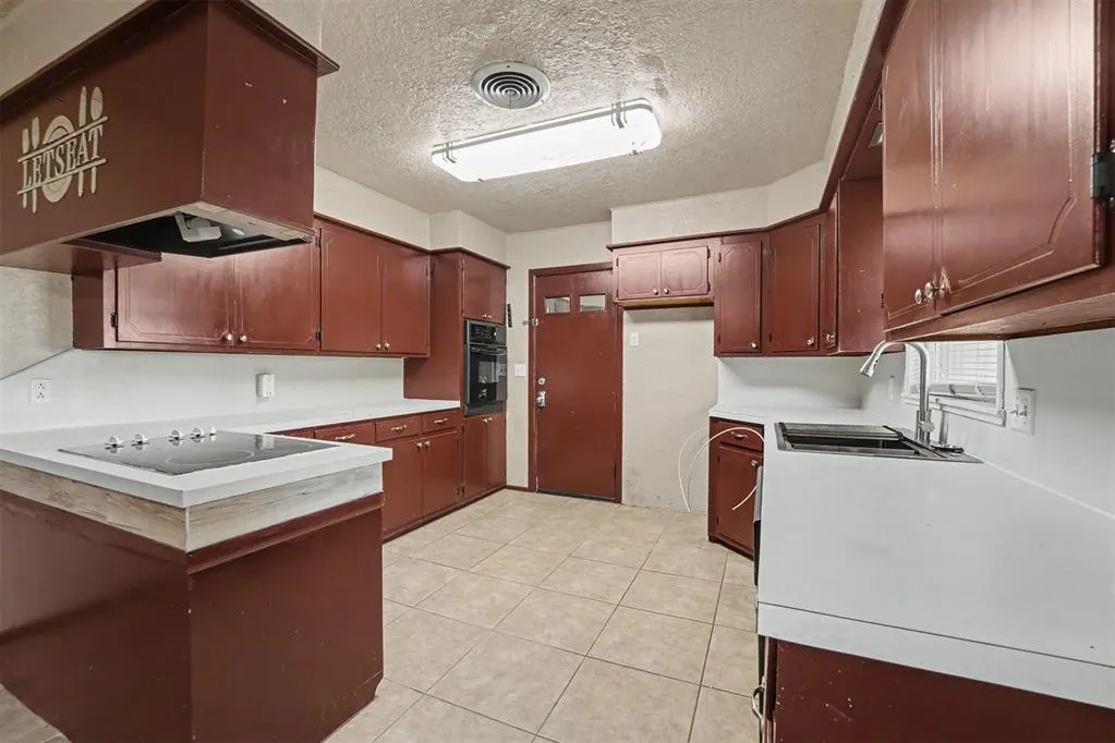 Photo 14 — 601 N Morton Street, Hollis, OK 73550