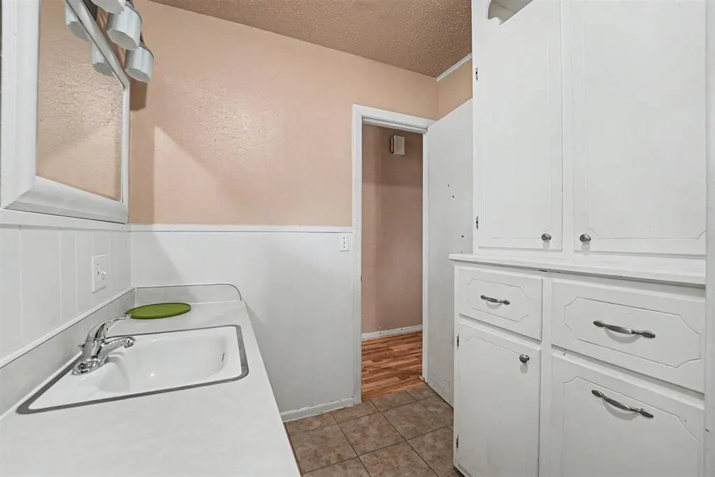 Photo 28 — 601 N Morton Street, Hollis, OK 73550