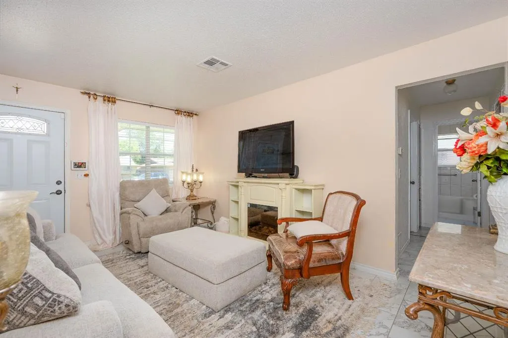 Photo 6 — 3328 SW 21st Street, Oklahoma City, OK 73108