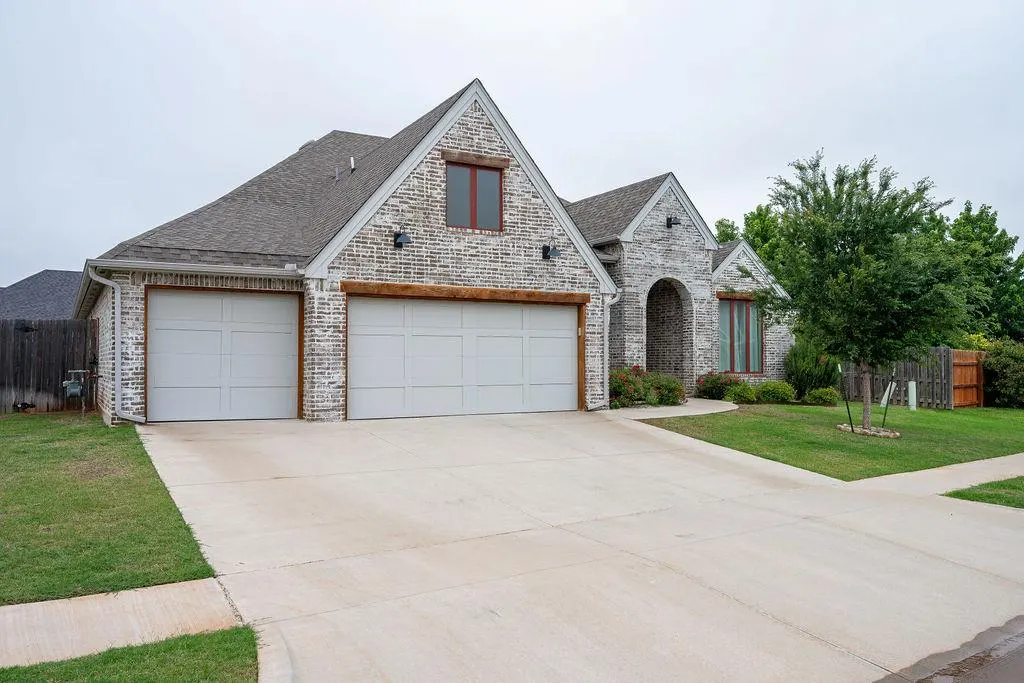 Photo 3 — 18205 Calder Road, Edmond, OK 73012