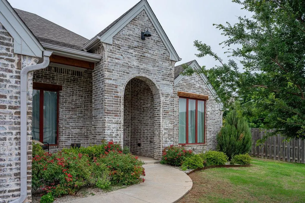 Photo 4 — 18205 Calder Road, Edmond, OK 73012