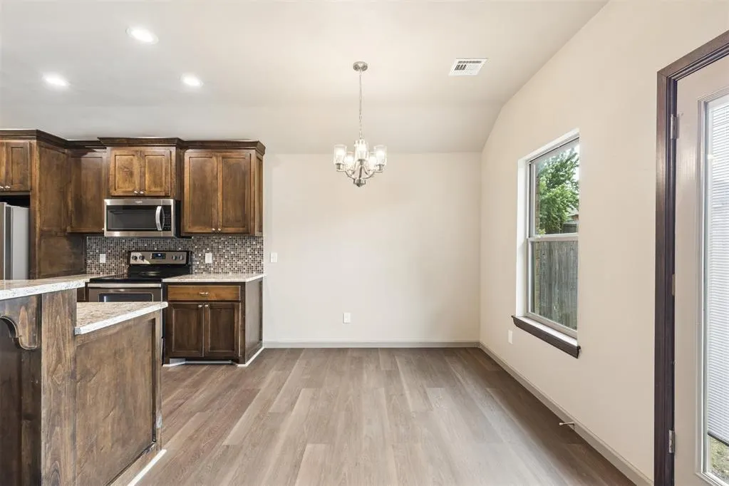 Photo 13 — 512 S Castle Ridge Lane, Mustang, OK 73064
