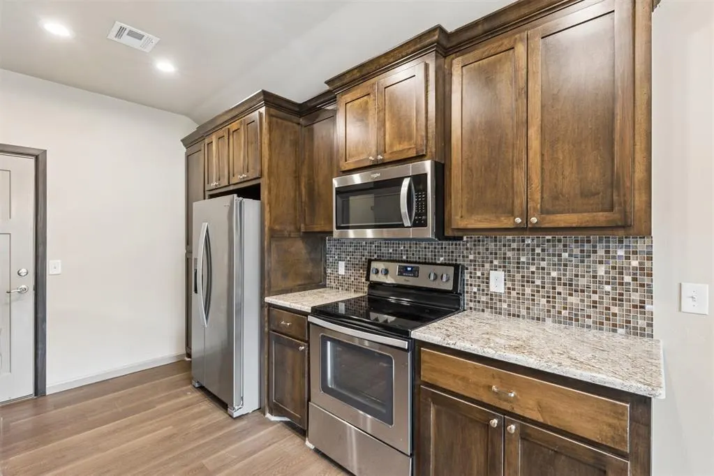 Photo 17 — 512 S Castle Ridge Lane, Mustang, OK 73064