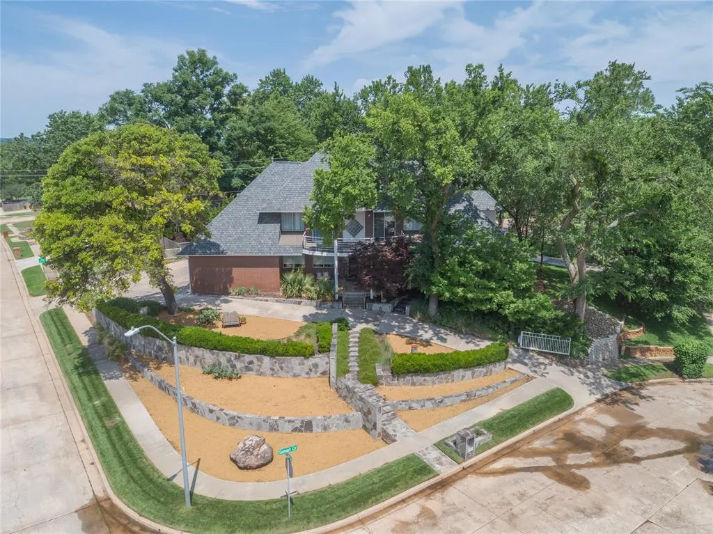 Photo 7 — 2015 Summit Circle, Norman, OK 73072