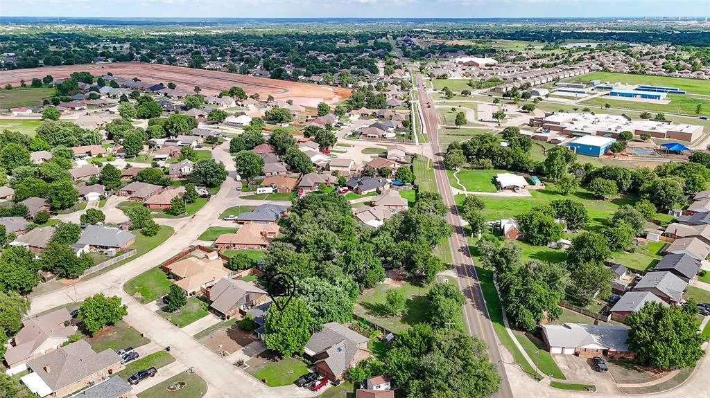 Photo 46 — 208 SE 30th Street, Moore, OK 73160