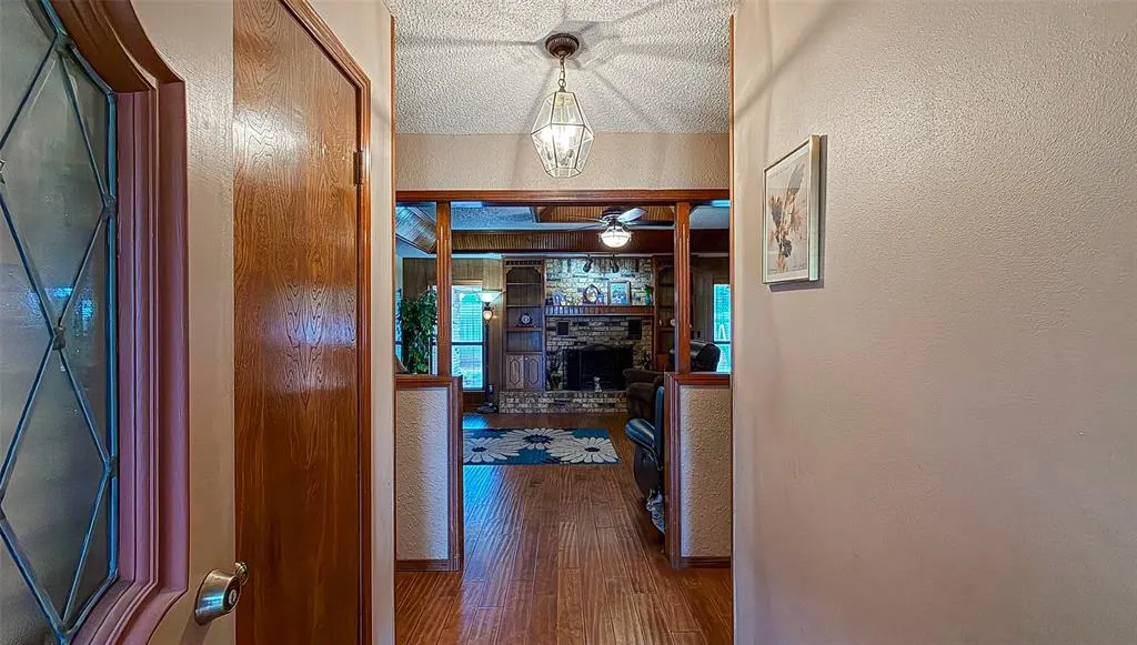 Photo 5 — 208 SE 30th Street, Moore, OK 73160