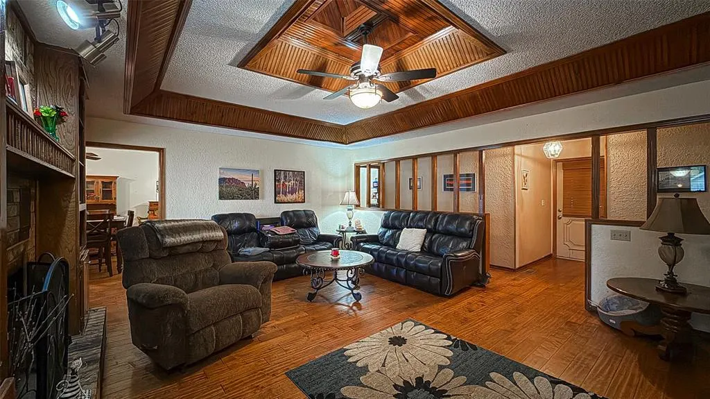 Photo 9 — 208 SE 30th Street, Moore, OK 73160