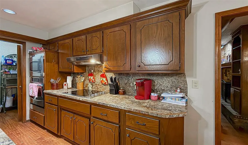 Photo 15 — 208 SE 30th Street, Moore, OK 73160