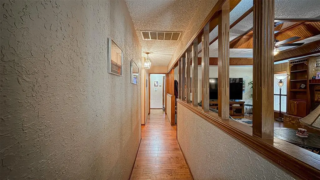 Photo 21 — 208 SE 30th Street, Moore, OK 73160