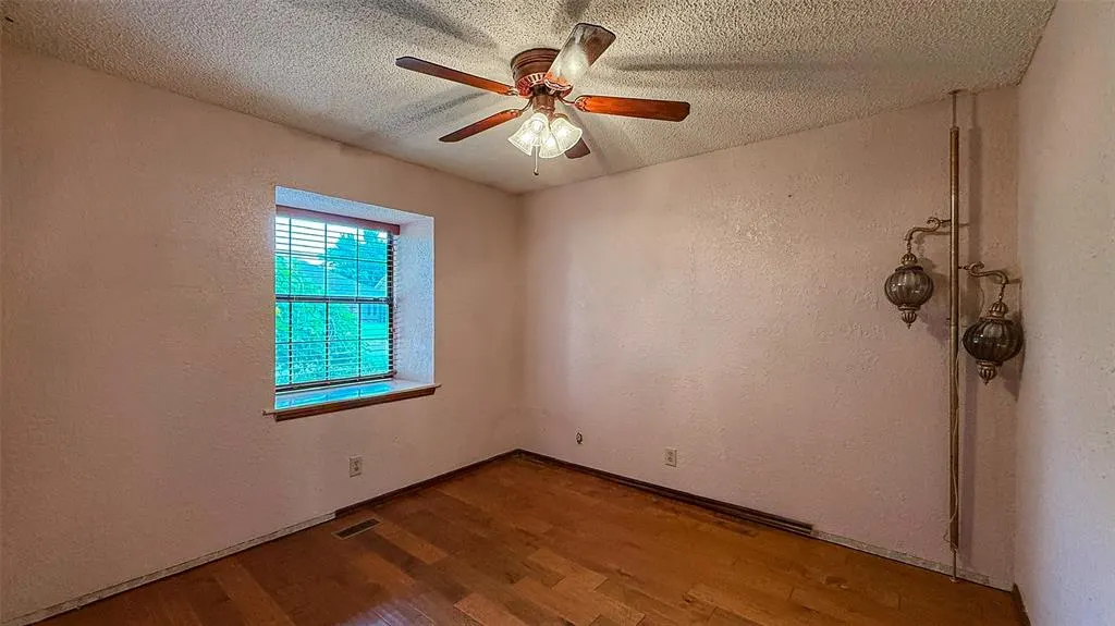 Photo 26 — 208 SE 30th Street, Moore, OK 73160