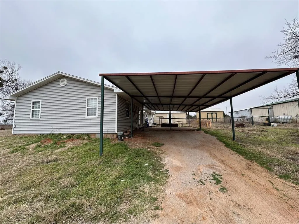 Photo 26 — 30126 E County Road 1650 Road, Elmore City, OK 73433