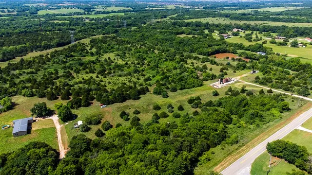 Photo 2 — E Indian Hills Road, Norman, OK 73071
