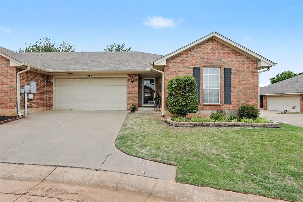 Front exterior — 227 N Kelly Avenue, Edmond, OK 73003