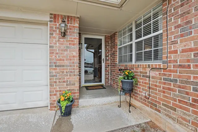 Photo 2 — 227 N Kelly Avenue, Edmond, OK 73003